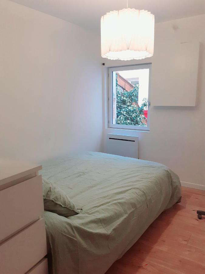 Saint-Germain-En-Laye: Grand Studio En Centre Ville A 2 Minutes Du Rer Luaran gambar